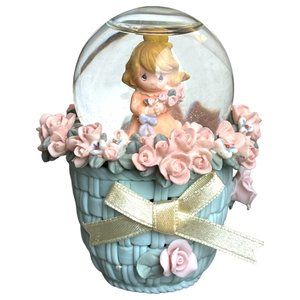 NIB Vtg PRECIOUS MOMENTS Glass Globe Girl in Gown w Bouquet of Roses Lovely 3" T